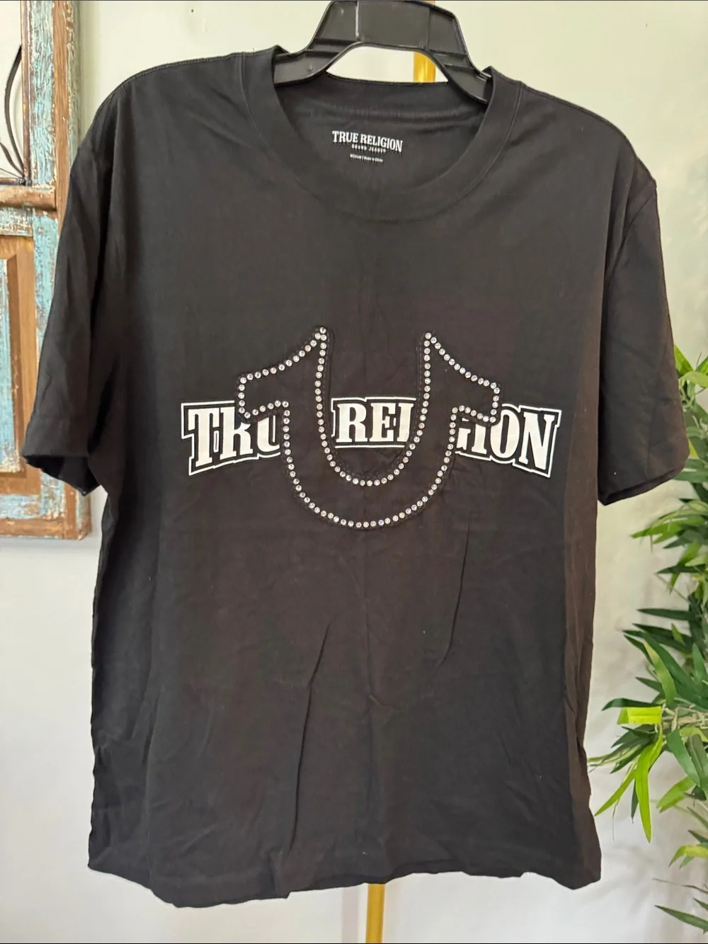 True Religion Black Graphic Crystal embellished Horseshoe logo EUC M/L
